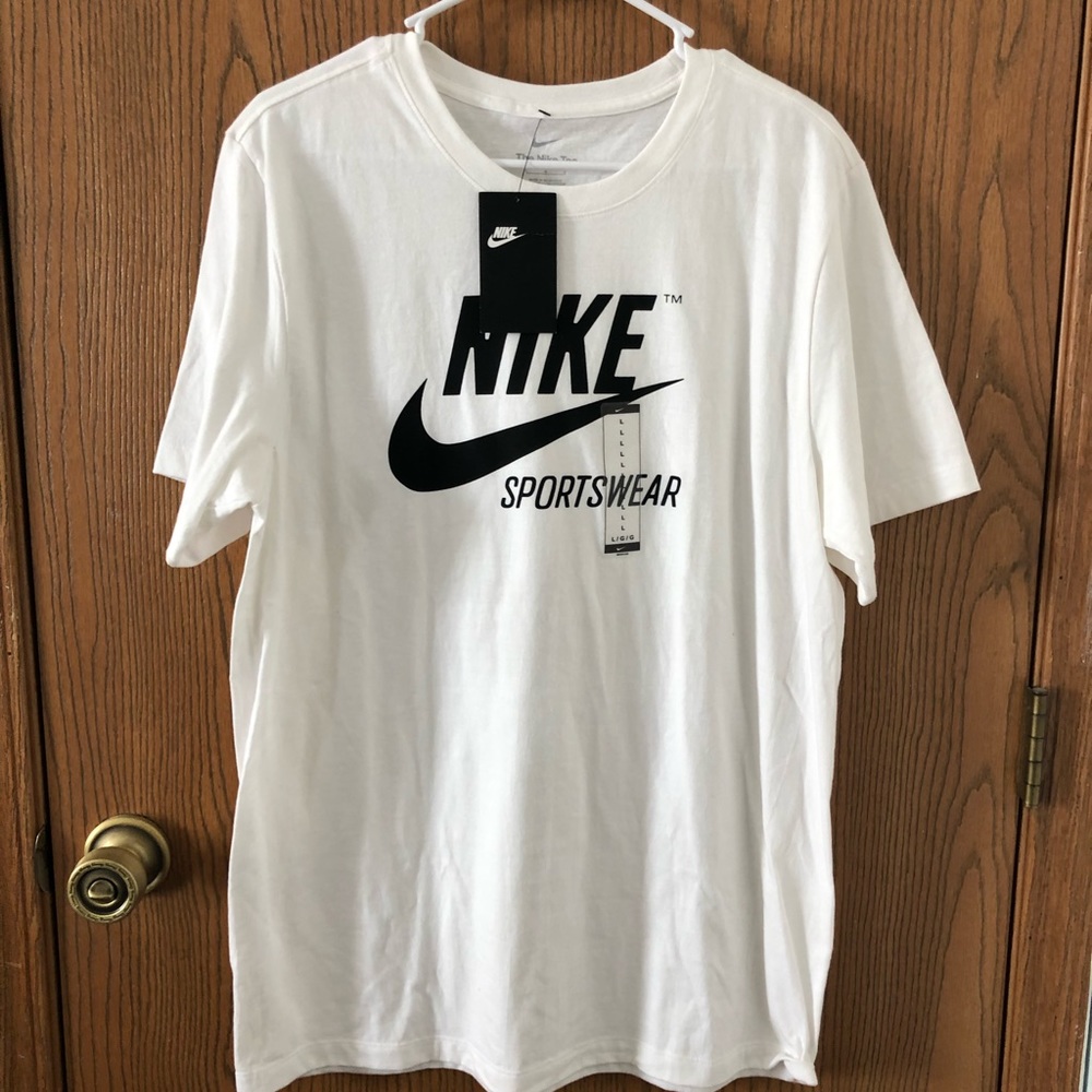NWT Nike Tshirt
